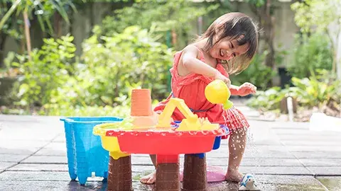 Tips Agar si Kecil Mau Bermain Sendiri
