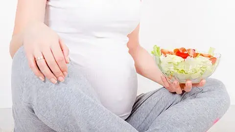 Makanan yang Harus Dihindari Ibu Saat Hamil