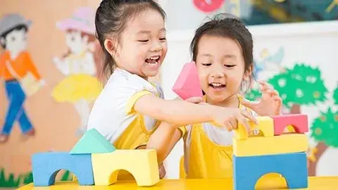 Memahami Perkembangan Otak Si Kecil