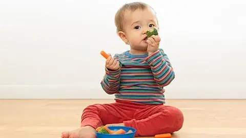 Tips Membeli Makanan kemasan untuk Bayi