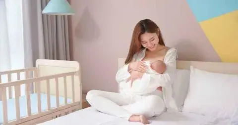 Tips Menyusui untuk si Kecil yang Baru Lahir